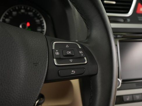 Used 2013 Volkswagen Eos Komfort FWD image 44