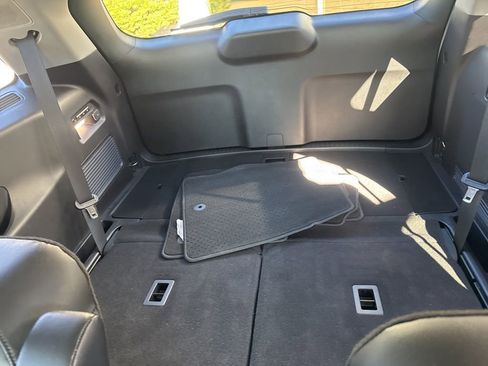 Used 2021 Ford Explorer Limited w/ Equipment Group 301A image 21