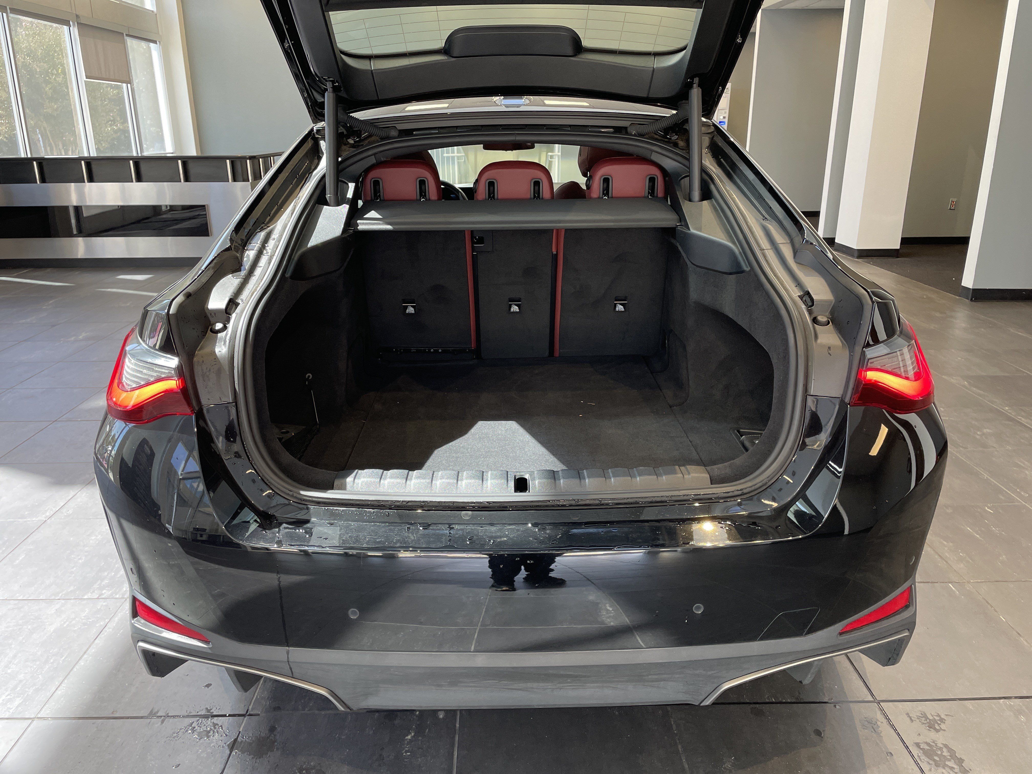 Used 2023 BMW i4 eDrive35 w/ Premium Package RWD image 39