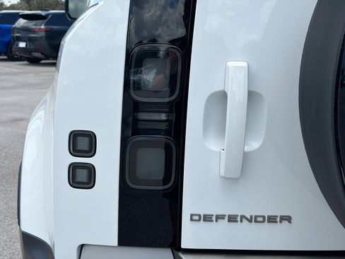 Used 2026 Land Rover Defender 110 S AWD/4WD image 10