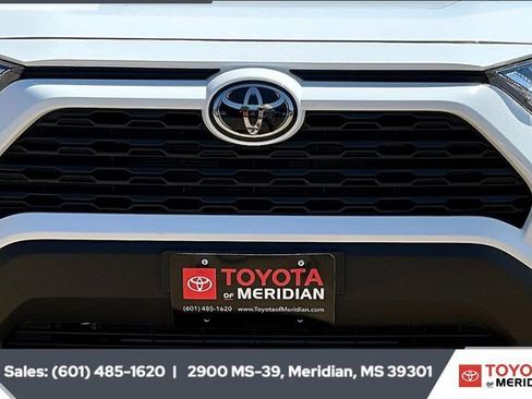 Used 2025 Toyota RAV4 LE image 21