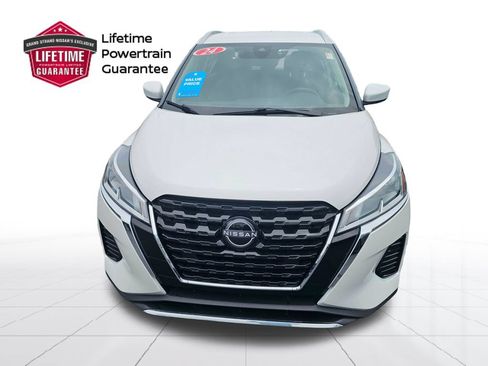 Used 2024 Nissan Kicks SV FWD image 5