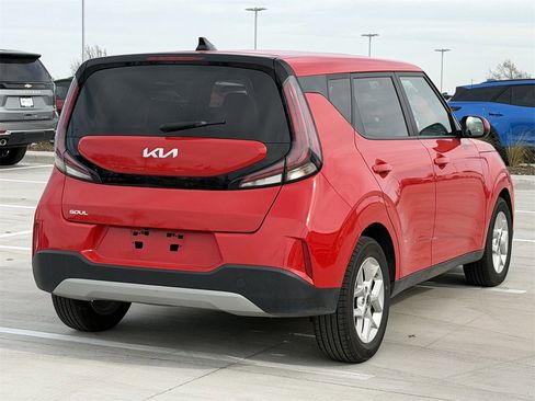Used 2023 Kia Soul LX w/ Option Group 015 image 4
