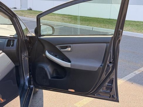 Used 2014 Toyota Prius Two image 15