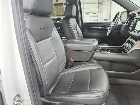 Used 2024 GMC Yukon XL Denali image 41