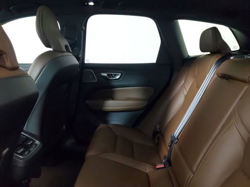 Used 2023 Volvo XC60 B5 Ultimate FWD image 14