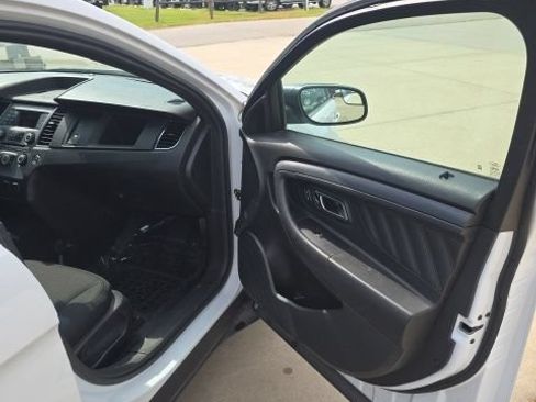 Used 2018 Ford Taurus Police Interceptor AWD image 28