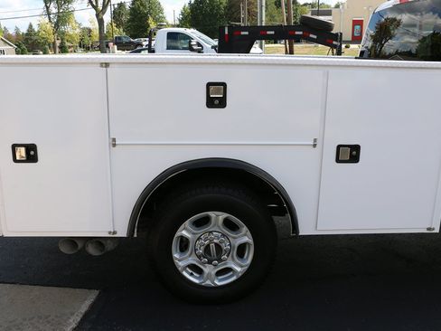 Used 2025 Ford F250 XLT w/ F-250 >10K GVWR Package AWD/4WD image 41