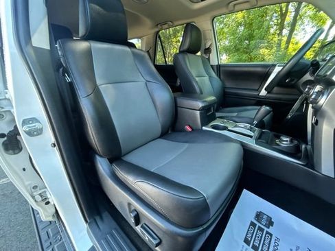 Used 2019 Toyota 4Runner SR5 Premium AWD/4WD image 28
