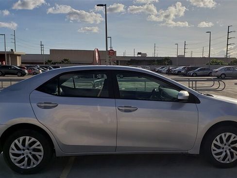 Used 2018 Toyota Corolla FWD image 5