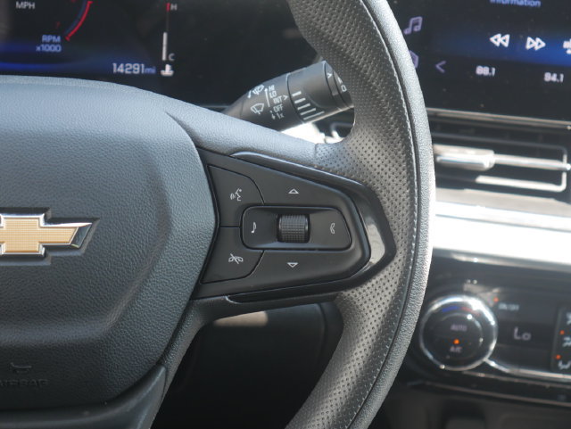Used 2025 Chevrolet Trax LT FWD image 15