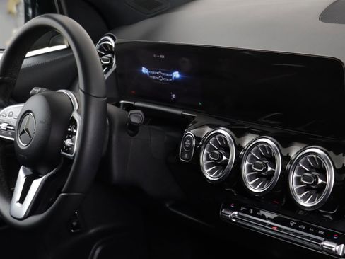 Used 2023 Mercedes-Benz GLA 250 image 22