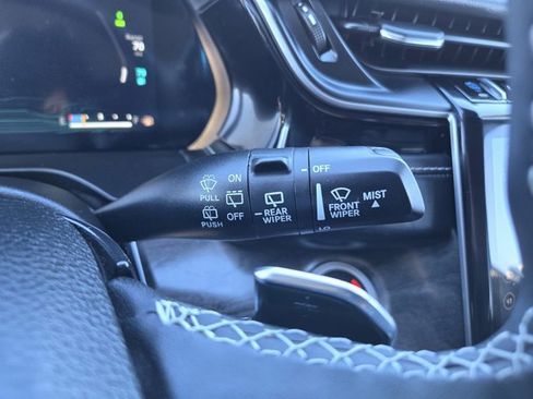 Used 2022 Jeep Grand Cherokee Limited 4xe image 24