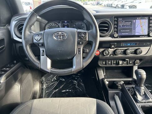Used 2023 Toyota Tacoma TRD Off-Road w/ Technology Package AWD/4WD image 17