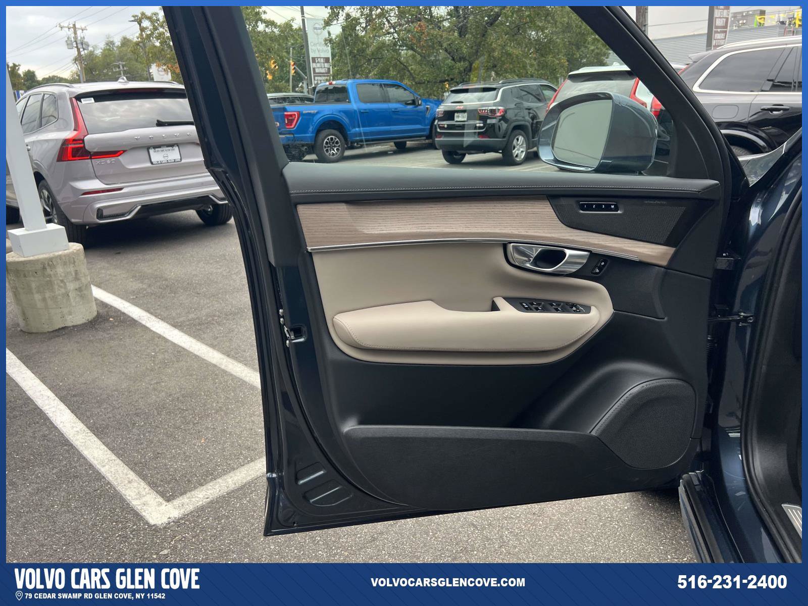Used 2026 Volvo XC90 B6 Plus w/ Protection Package Premier AWD/4WD image 14