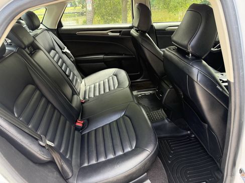 Used 2020 Ford Fusion SEL FWD image 16