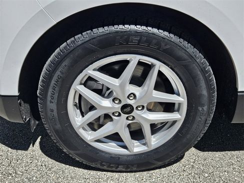 Used 2024 Ford Edge SEL image 13