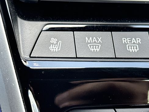 Used 2020 BMW 840i Coupe w/ M Sport Package RWD image 13