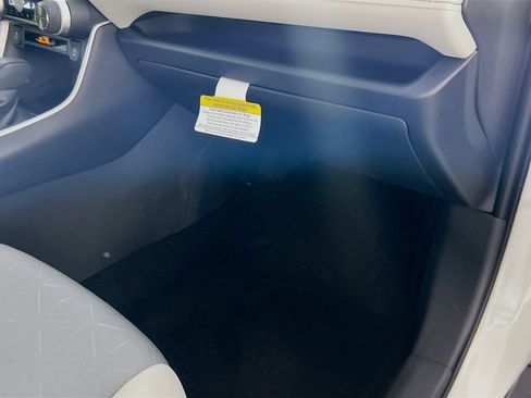 Used 2025 Toyota RAV4 XLE w/ Convenience Package image 35