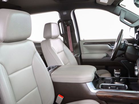 Used 2024 GMC Sierra 1500 SLT image 29