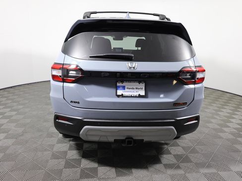 Used 2024 Honda Pilot TrailSport image 6
