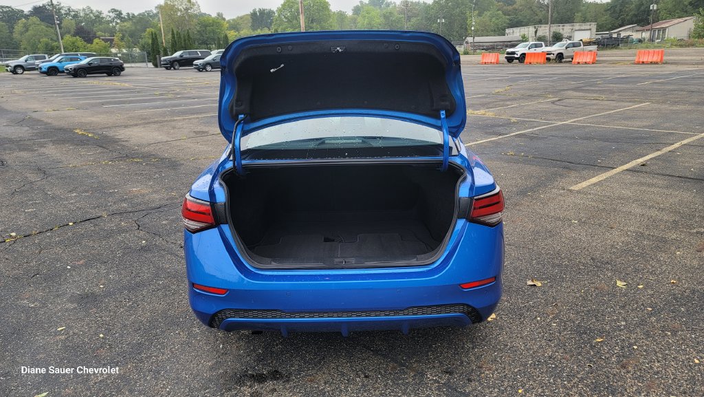 Used 2024 Nissan Sentra SV FWD image 11