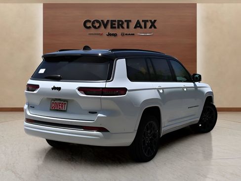 New 2026 Jeep Grand Cherokee L Summit w/ Obsidian Package AWD/4WD image 5