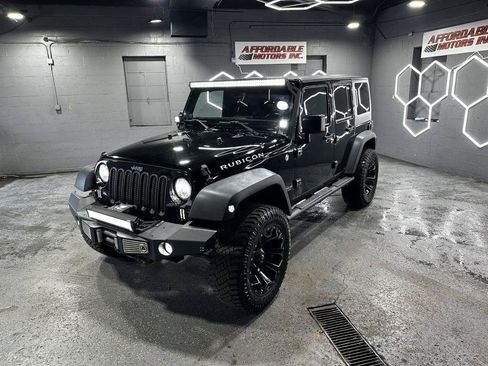 Used 2014 Jeep Wrangler Unlimited Rubicon w/ Connectivity Group AWD/4WD image 3