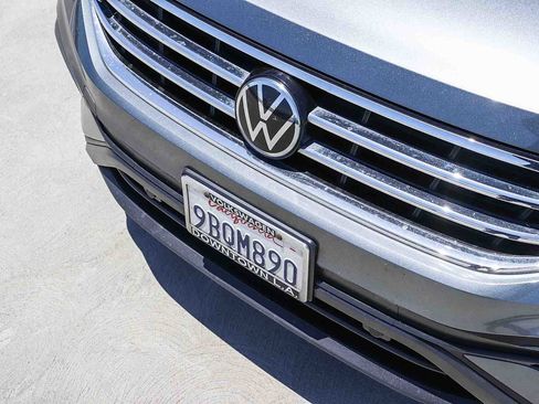 Used 2022 Volkswagen Tiguan SE FWD image 8