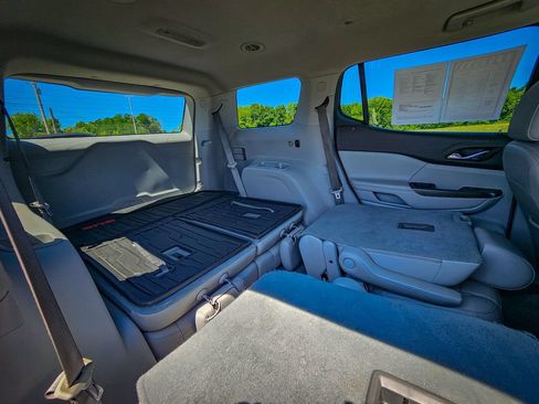 Used 2020 GMC Acadia SLT w/ LPO, Floor Liner Package FWD image 39