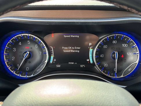 Used 2017 Chrysler Pacifica Touring-L Plus image 30