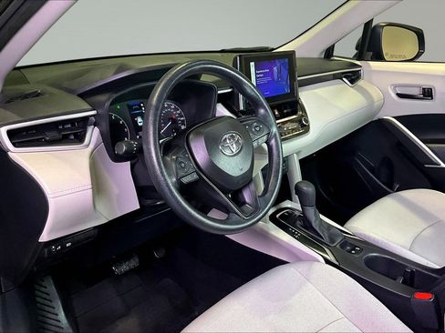 Used 2025 Toyota Corolla Cross L FWD image 17