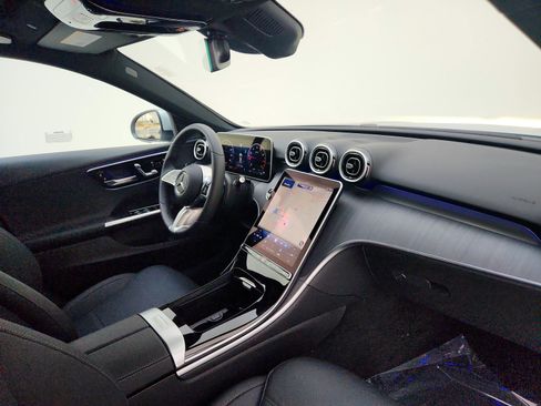 Used 2025 Mercedes-Benz C 300 Sedan image 18
