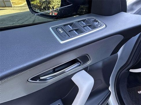 Used 2020 Jaguar F-PACE SVR image 20