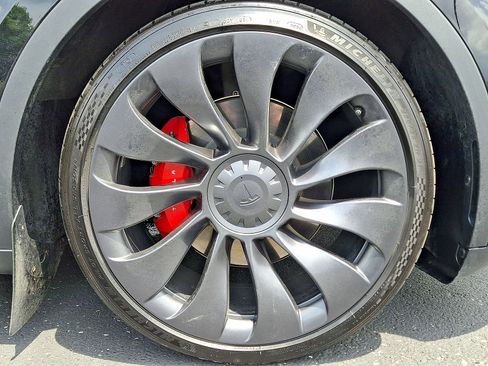 Used 2023 Tesla Model Y Performance AWD/4WD image 26