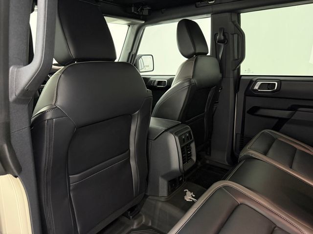 Used 2025 Ford Bronco Outer Banks AWD/4WD image 32