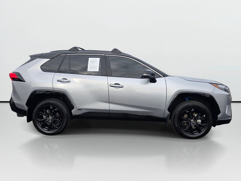 Used 2025 Toyota RAV4 XSE w/ Advanced Technology Package AWD/4WD image 6