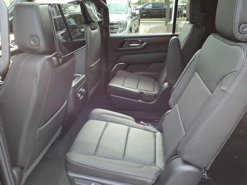 New 2026 GMC Yukon XL Denali w/ Denali Reserve Package AWD/4WD image 7