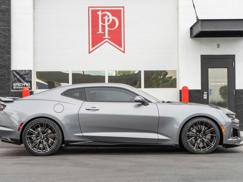 Used 2019 Chevrolet Camaro ZL1 RWD image 43
