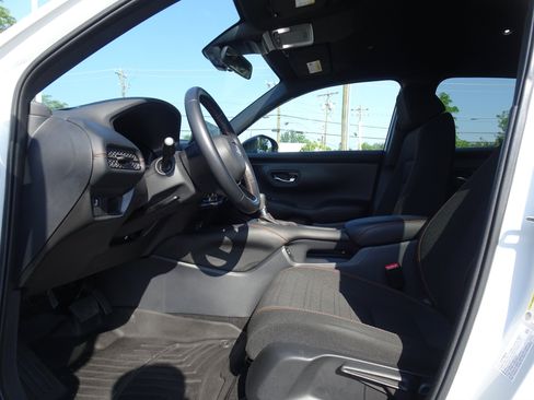 Used 2025 Honda HR-V Sport image 9