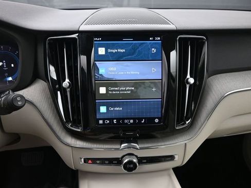 Used 2023 Volvo XC60 B5 Plus w/ Climate Package image 12