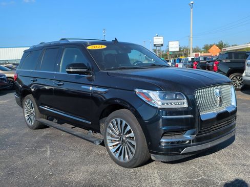 Used 2021 Lincoln Navigator Reserve w/ Luxury Package image 2
