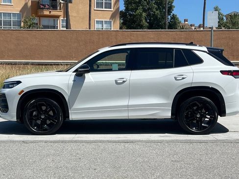 Certified 2026 Volkswagen Tiguan SE R-Line AWD/4WD image 7