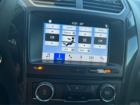 Used 2018 Ford Explorer XLT w/ Equipment Group 202A image 17