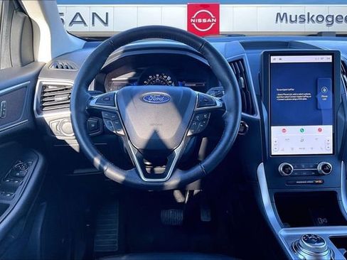 Used 2024 Ford Edge SEL image 8