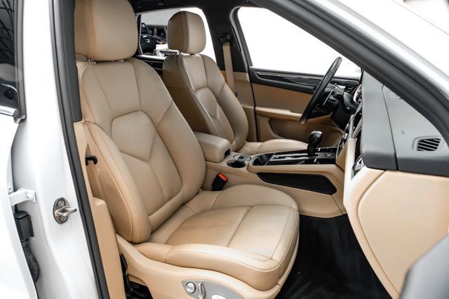 Used 2022 Porsche Macan S AWD/4WD image 40