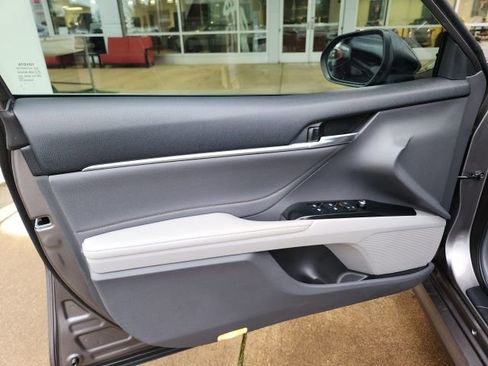 Certified 2018 Toyota Camry XLE image 14