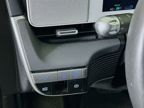 Used 2024 Hyundai Ioniq 5 SEL image 17