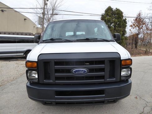 Used 2013 Ford E-350 and Econoline 350 XL image 2