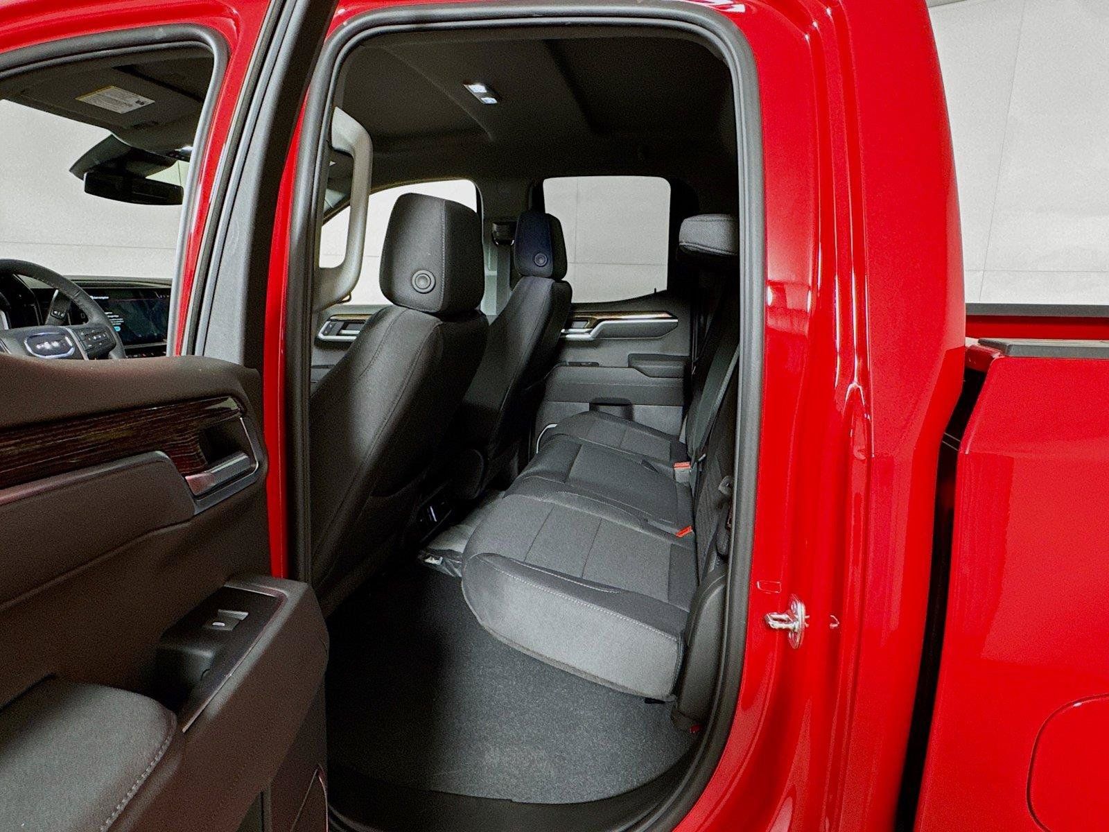 New 2026 GMC Sierra 1500 SLE w/ Preferred Package RWD image 13